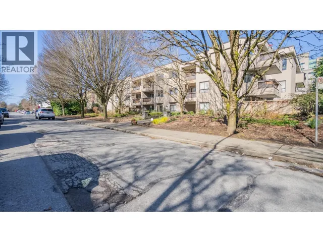 305 975 W 13TH AVENUE, Vancouver, British Columbia V5Z1P4