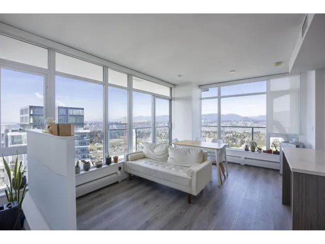 3802 13350 CENTRAL AVENUE, Surrey, British Columbia V3T0S1