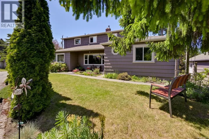 1718 Garnet Rd, Saanich, British Columbia V8P3C8