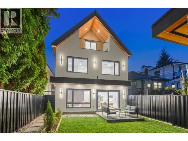 2 4549 W 11TH AVENUE, Vancouver, British Columbia V6R2M5