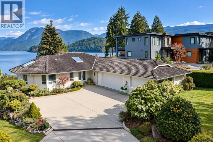6484 N GALE AVENUE, Sechelt, British Columbia V7Z0L1