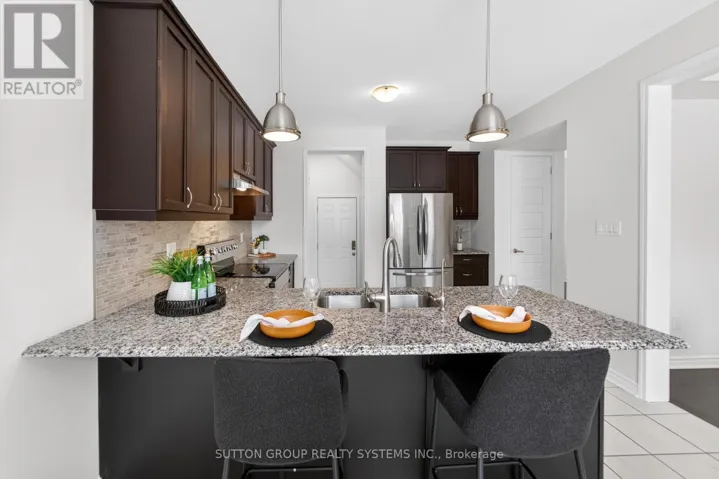 693 DOON SOUTH DRIVE, Kitchener, Ontario N2P0H5
