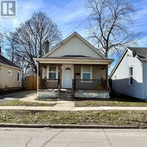 11 GREENLAW PLACE, St. Catharines (Downtown), Ontario L2R4S5