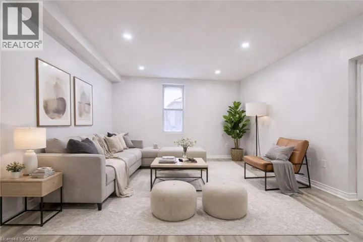 115 COURTNEY Street, Cambridge, Ontario N3C1S2