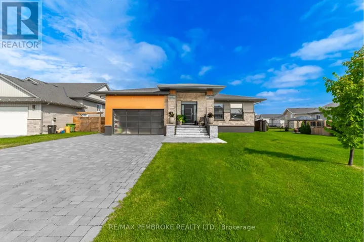 8 DREW STREET, Petawawa, Ontario K8H0G4