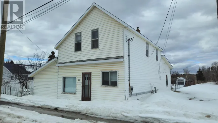 340 First AVE, Thunder Bay, Ontario P7B3G9