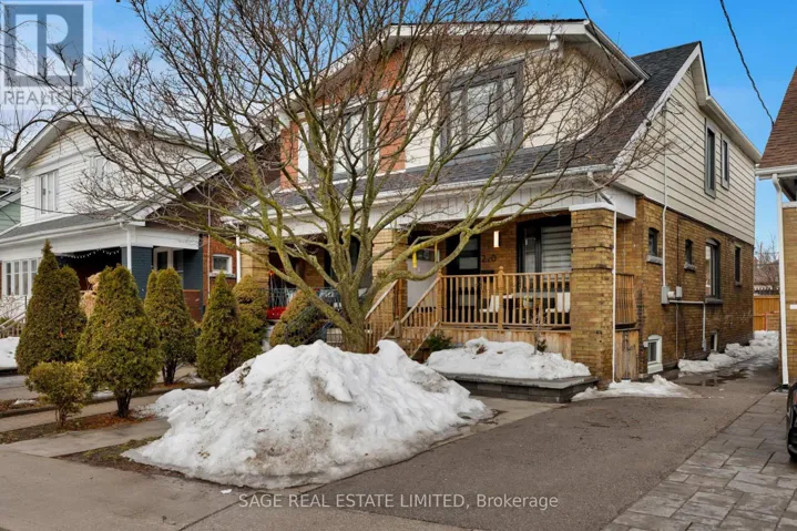 220 WESTWOOD AVENUE, Toronto (Danforth Village-East York), Ontario M4J2H4