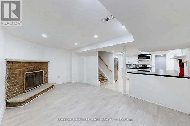 1 BRAMWELL DRIVE, Ajax (Central West), Ontario L1S5L1