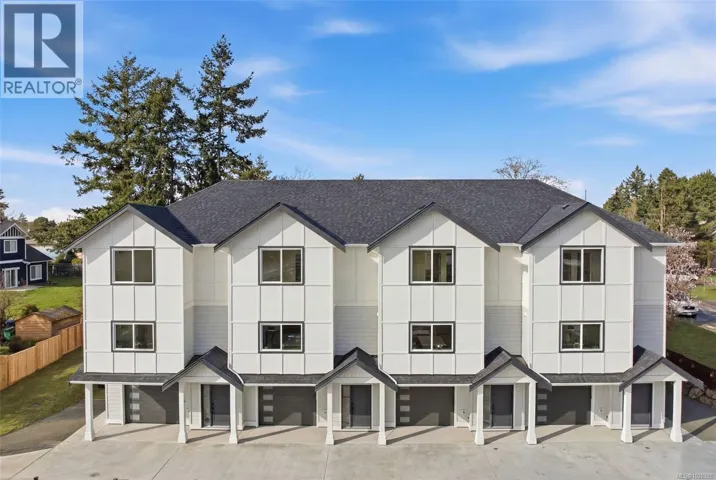 2 621 Broadway St, Saanich, British Columbia V8Z2G5