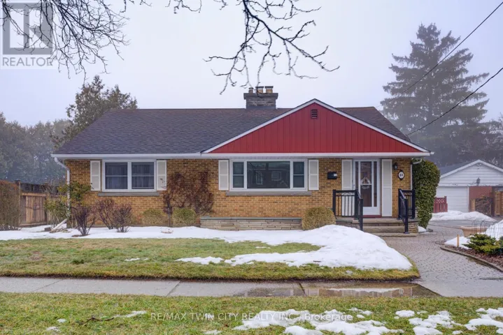 64 THE STRAND AVENUE, Brantford, Ontario N3R1Z4