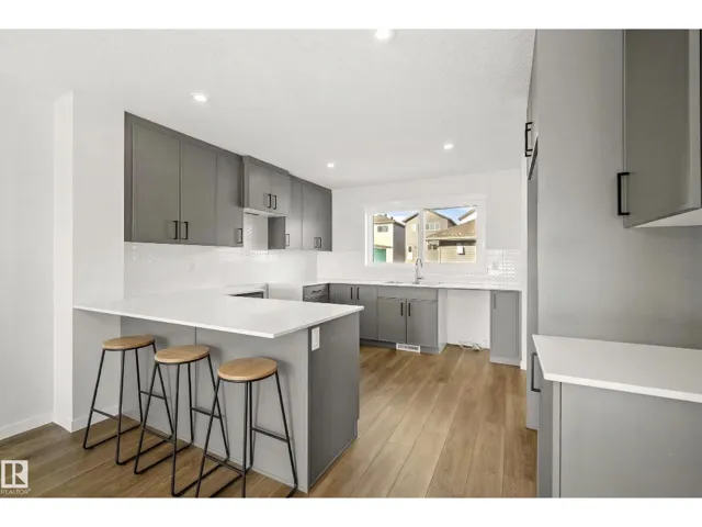 17666 69A ST NW, Edmonton, Alberta T5Z0X8