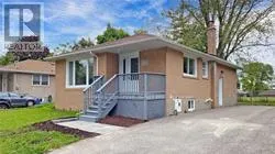 133 B HARRISON DRIVE, Newmarket (Bristol-London), Ontario L3Y4P5