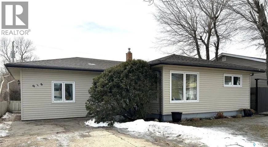 918 Albert STREET, Estevan, Saskatchewan S4A1S3