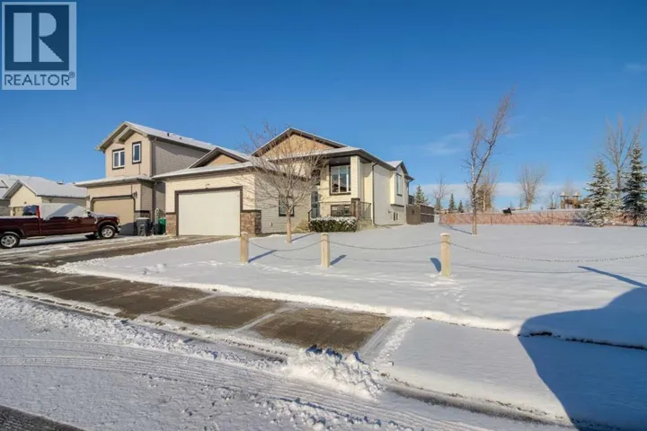379 Tartan Circle W, Lethbridge, Alberta T1J4Z3