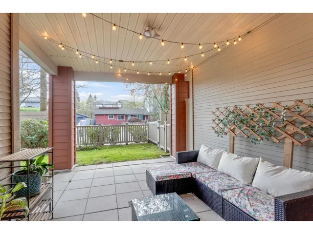102 15385 101A AVENUE, Surrey, British Columbia V3R0B4