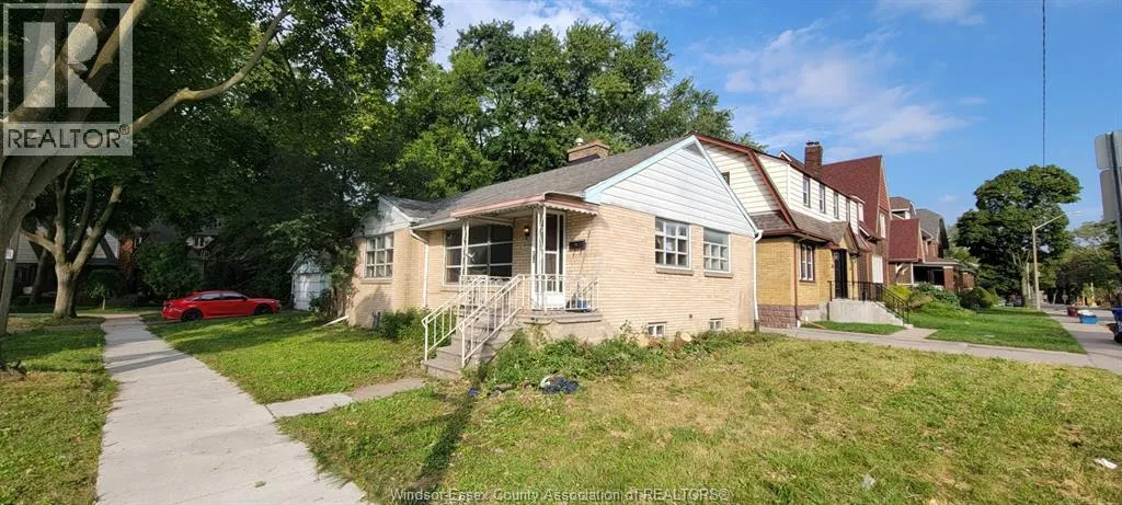 3006 Alexander AVENUE, Windsor, Ontario N9R1G5