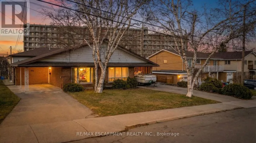 9 AMBROSE AVENUE, Hamilton (Gershome), Ontario L8K5N8