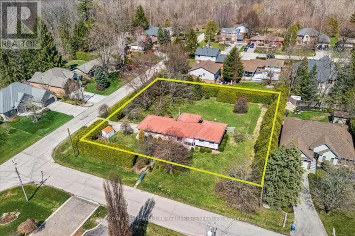 1 WESTVIEW CRESCENT, Hamilton (Waterdown), Ontario L8B0E4