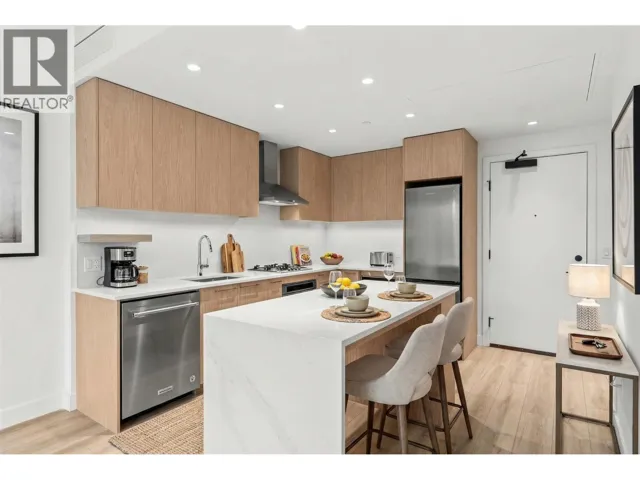 3051 Abbott Street Unit# 308, Kelowna, British Columbia V1Y1G9