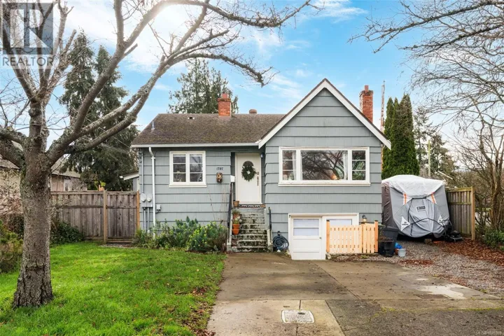 1707 Albert Ave, Victoria, British Columbia V8R1Y9