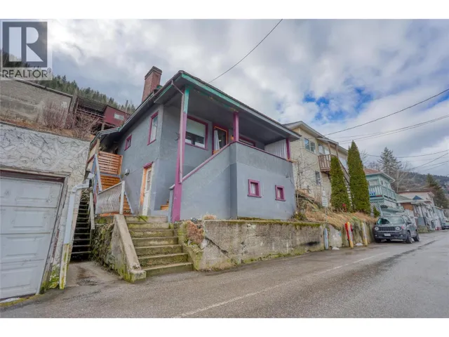 2078 Topping Street, Trail, British Columbia V1R4G5