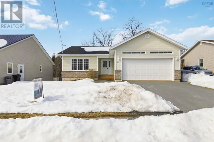 331 Hollingsworth Drive, Bridgewater, Nova Scotia B4V3J5