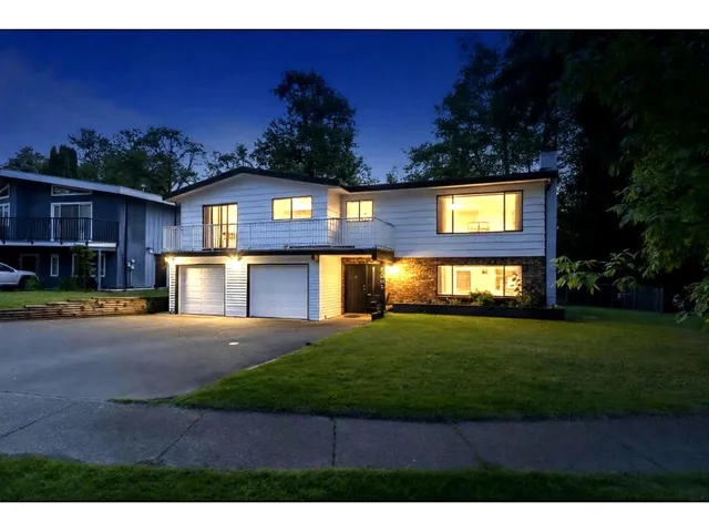 8864 URSUS CRESCENT, Surrey, British Columbia V3V6L4