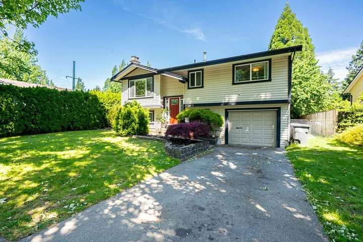 17223 61B AVENUE, Surrey, British Columbia V3S5M7