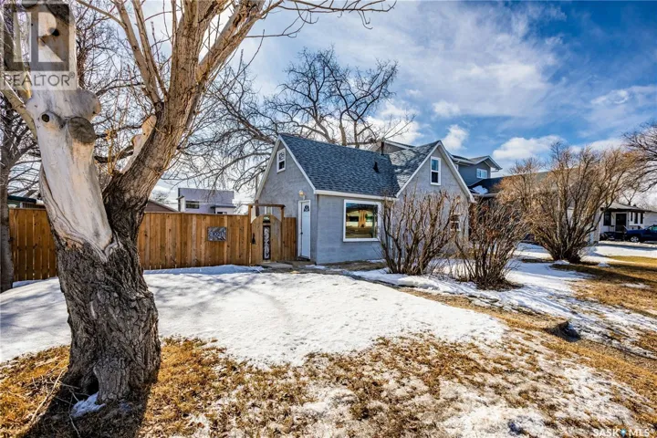 1021 Caribou STREET W, Moose Jaw, Saskatchewan S6H2L6