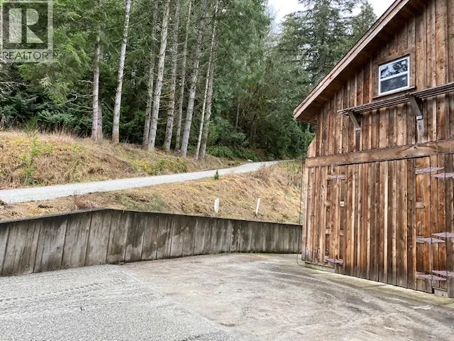 672 ISABELLA POINT ROAD, Salt Spring Island, British Columbia V8K1V6