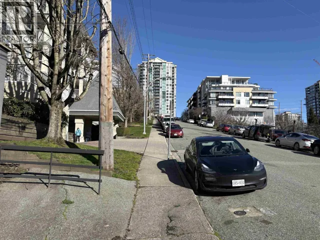 305 1035 AUCKLAND STREET, New Westminster, British Columbia V3M1K9