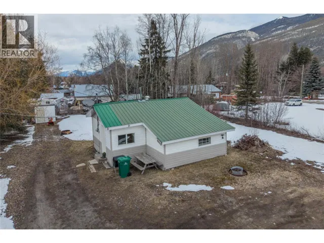 876 CANYON CREEK Road, Golden, British Columbia V0A1H2