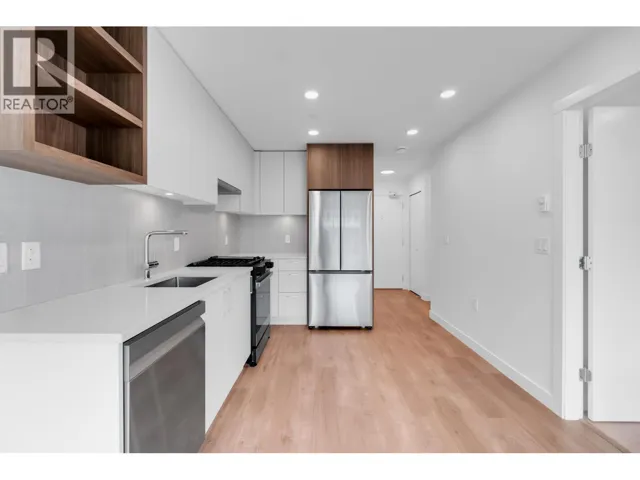 514 723 GROVER AVENUE, Coquitlam, British Columbia V3J0L9