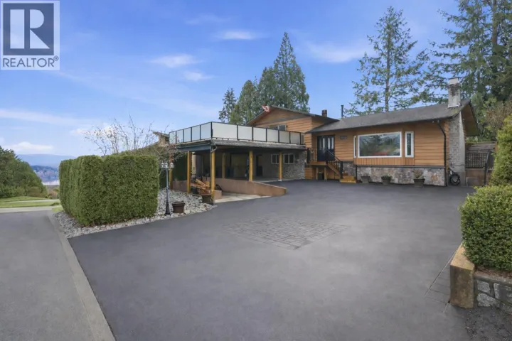 526 YALE ROAD, Port Moody, British Columbia V3H3K3