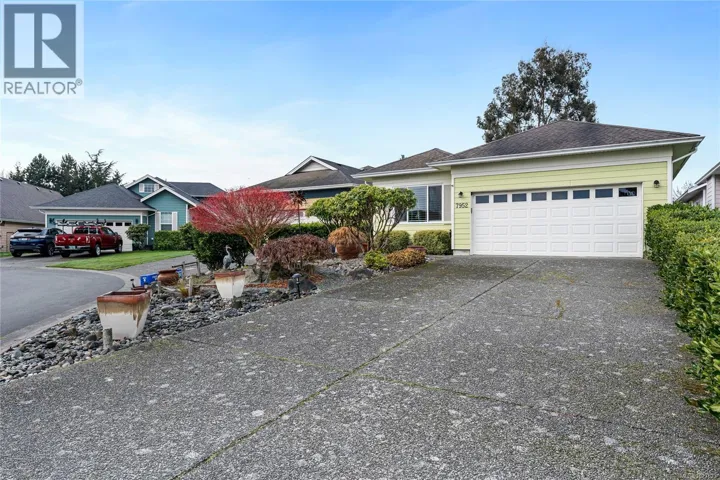 7952 Polo Park Cres, Central Saanich, British Columbia V8M2J4