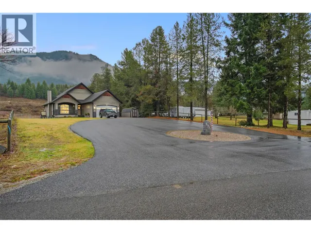 892 Waterloo Road, Castlegar, British Columbia V1N4K8