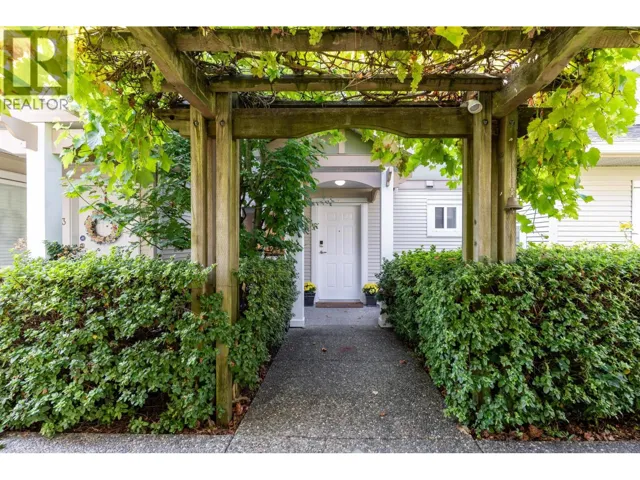 2 1233 W 16TH STREET, North Vancouver, British Columbia V7P1R5
