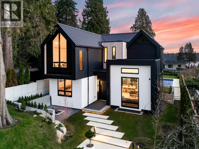 1066 FULTON AVENUE, West Vancouver, British Columbia V7T1N2