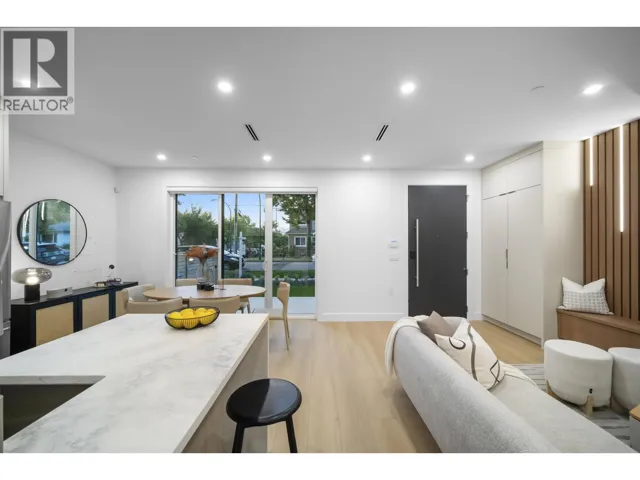 1 2386 E 45TH AVENUE, Vancouver, British Columbia V5R1K3