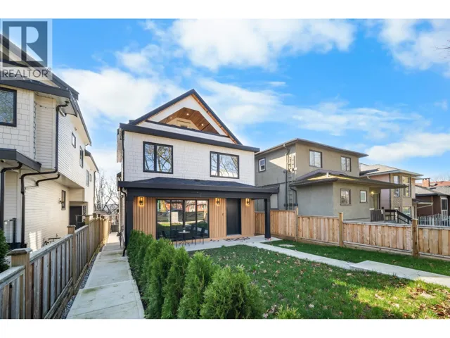 1 3576 E PENDER STREET, Vancouver, British Columbia V5K2E3