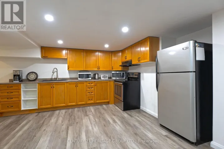 BMST - 66 FERN VALLEY CRESCENT, Richmond Hill (Oak Ridges), Ontario L4E2J1