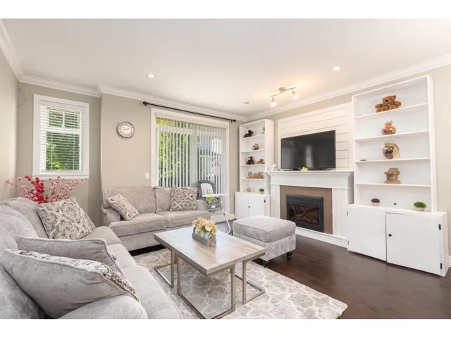 64 6383 140 STREET, Surrey, British Columbia V3W0E9