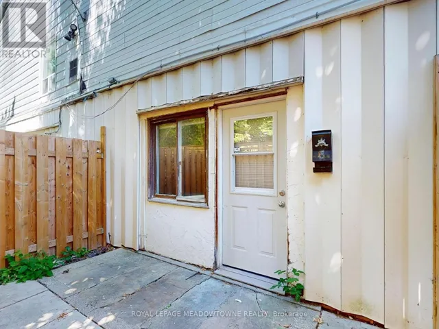 6 - 12 WESLEYAN STREET, Halton Hills (Georgetown), Ontario L7G2E1