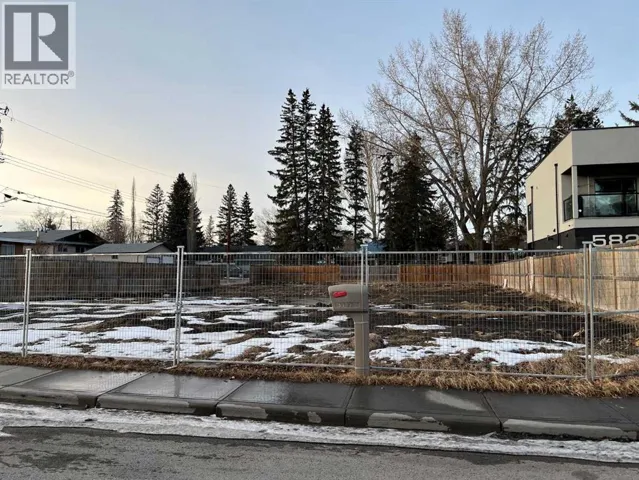 5819 Bowwater Street NW, Calgary, Alberta T3B2E4