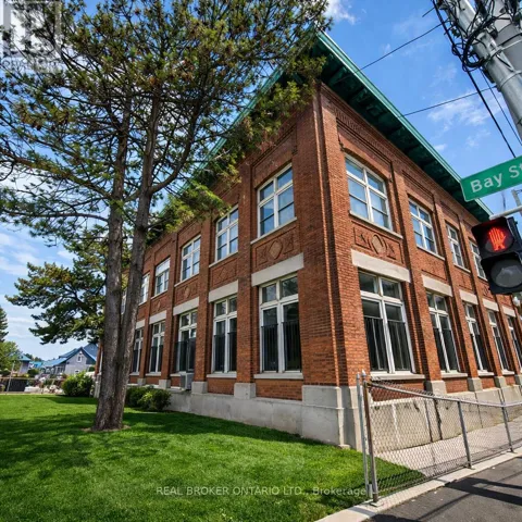 A - 231 BAY STREET N, Hamilton (Central), Ontario L8R2R1