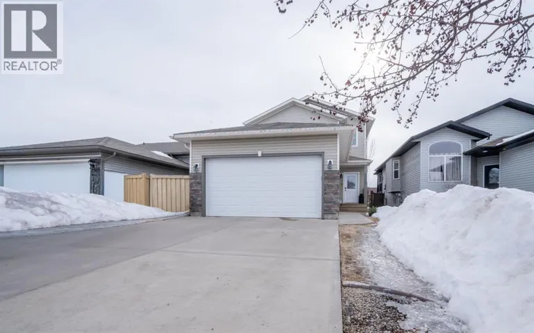 8905 71 Avenue, Grande Prairie, Alberta T8X0E1