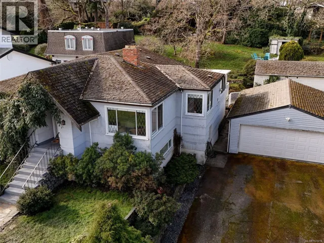 3900 Ascot Dr, Saanich, British Columbia V8P3S1