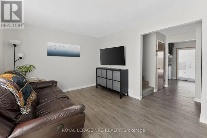 28 CHANTAL COURT, Welland (Lincoln/Crowland), Ontario L3B5V3