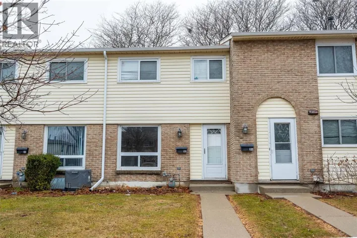 27 TURNER DRIVE Unit# 32, Sarnia, Ontario N7S4R9