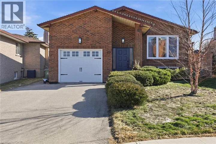 47 LISGAR Court, Hamilton, Ontario L8T4Y4